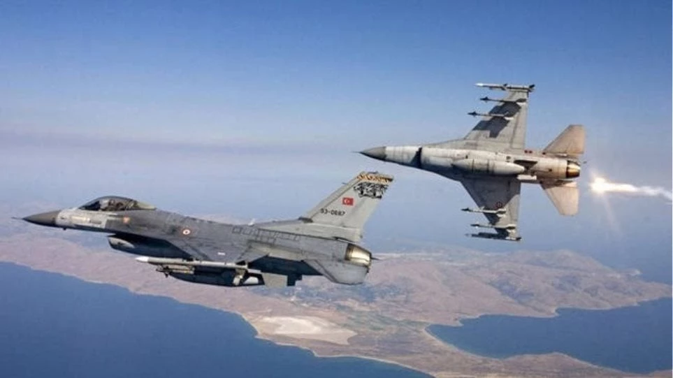 Μια εικονική αερομαχία και 26 παραβιάσεις του εναέριου χώρου από οπλισμένα τουρκικά μαχητικά
